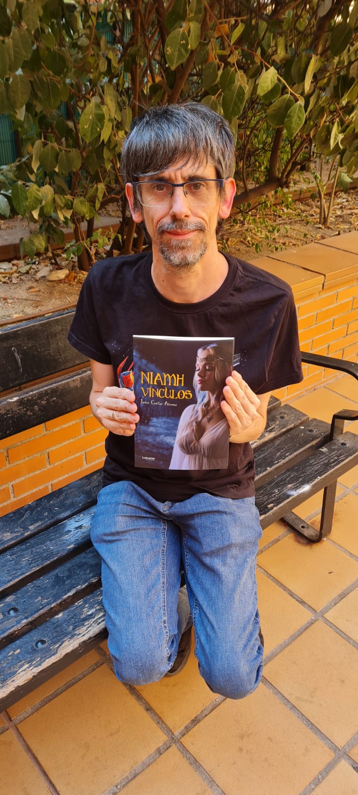 Javier Cuellar Atienza – Niamh: Vínculos